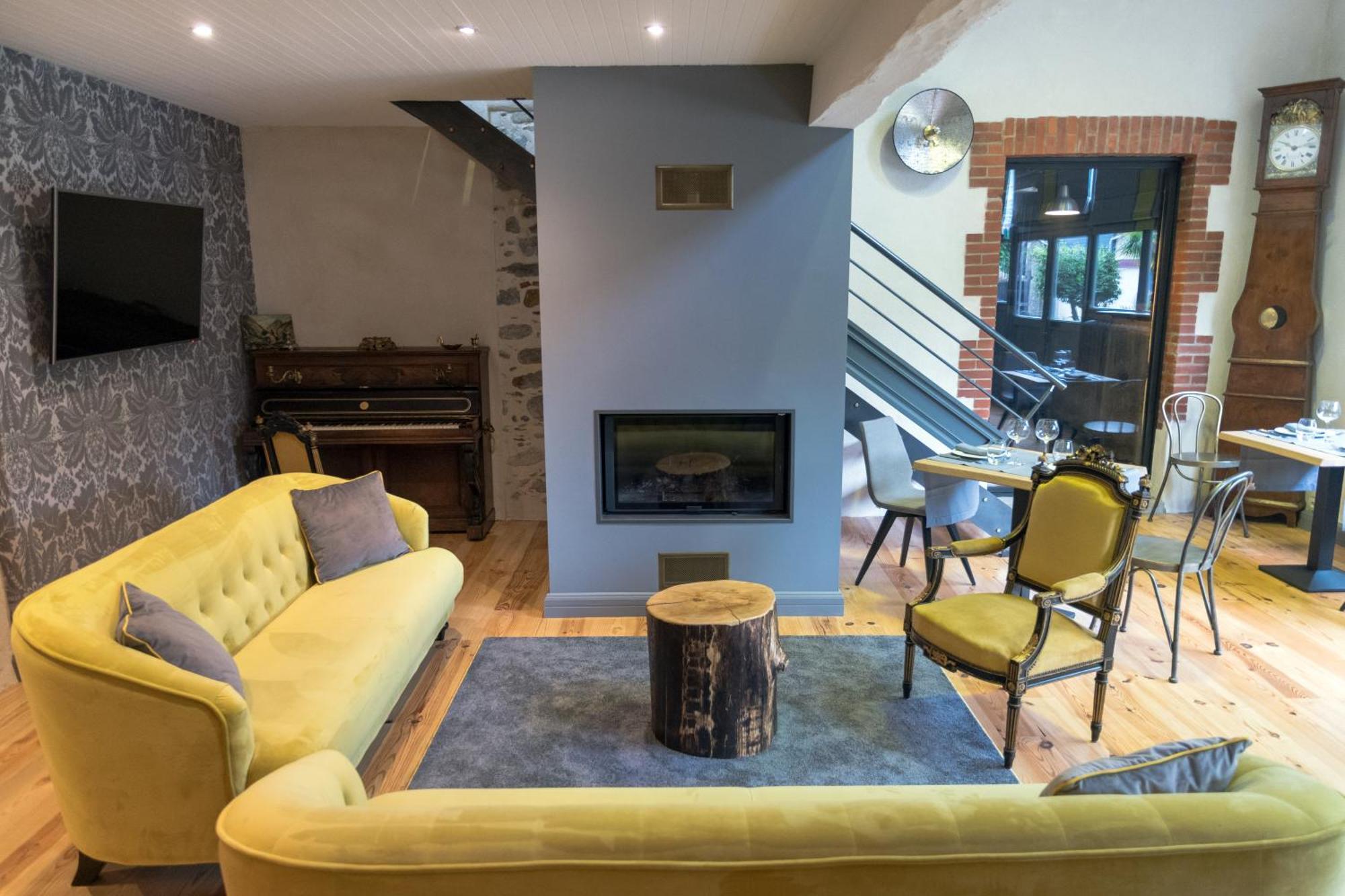 Le Relais Bed and Breakfast Bagnères-de-Bigorre Exteriör bild